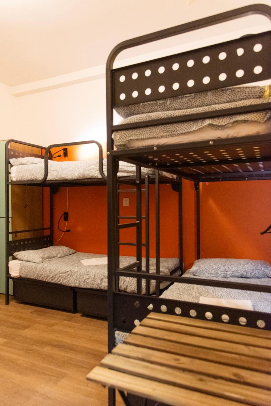 Sunflower Backpacker & Bar Hostel