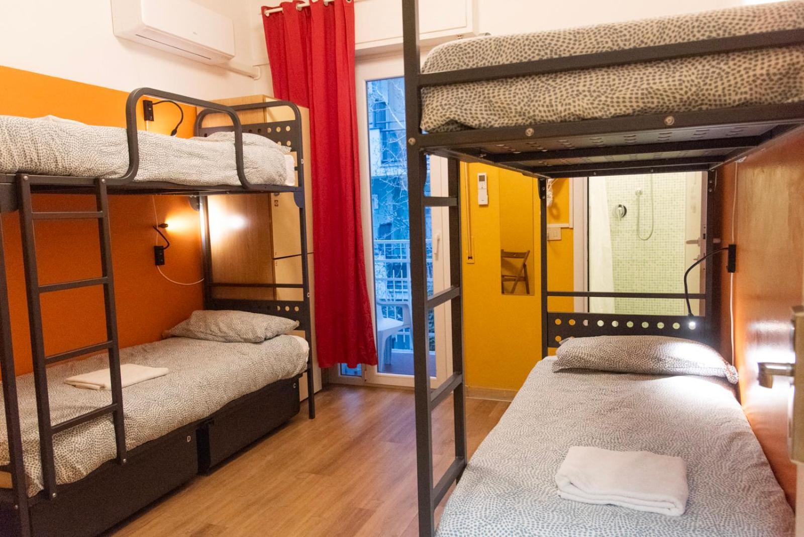 Hostel Sunflower Backpacker & Bar *