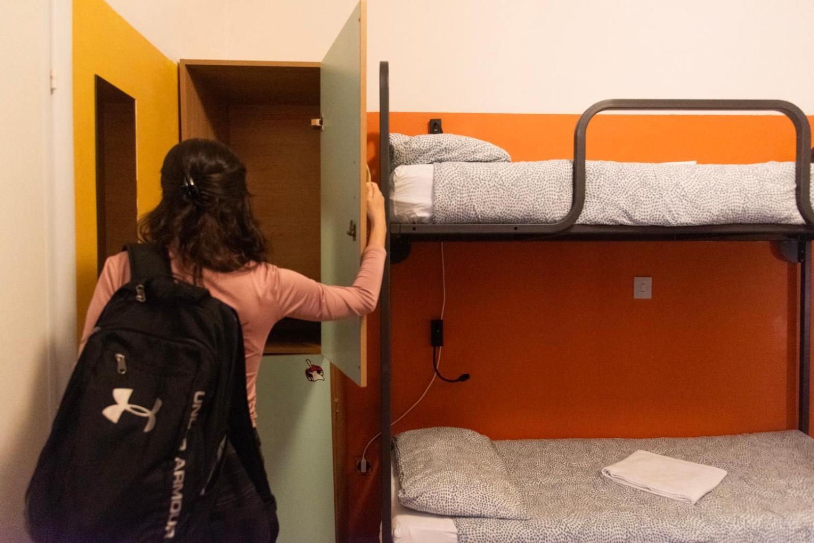 Hostel Sunflower Backpacker & Bar *