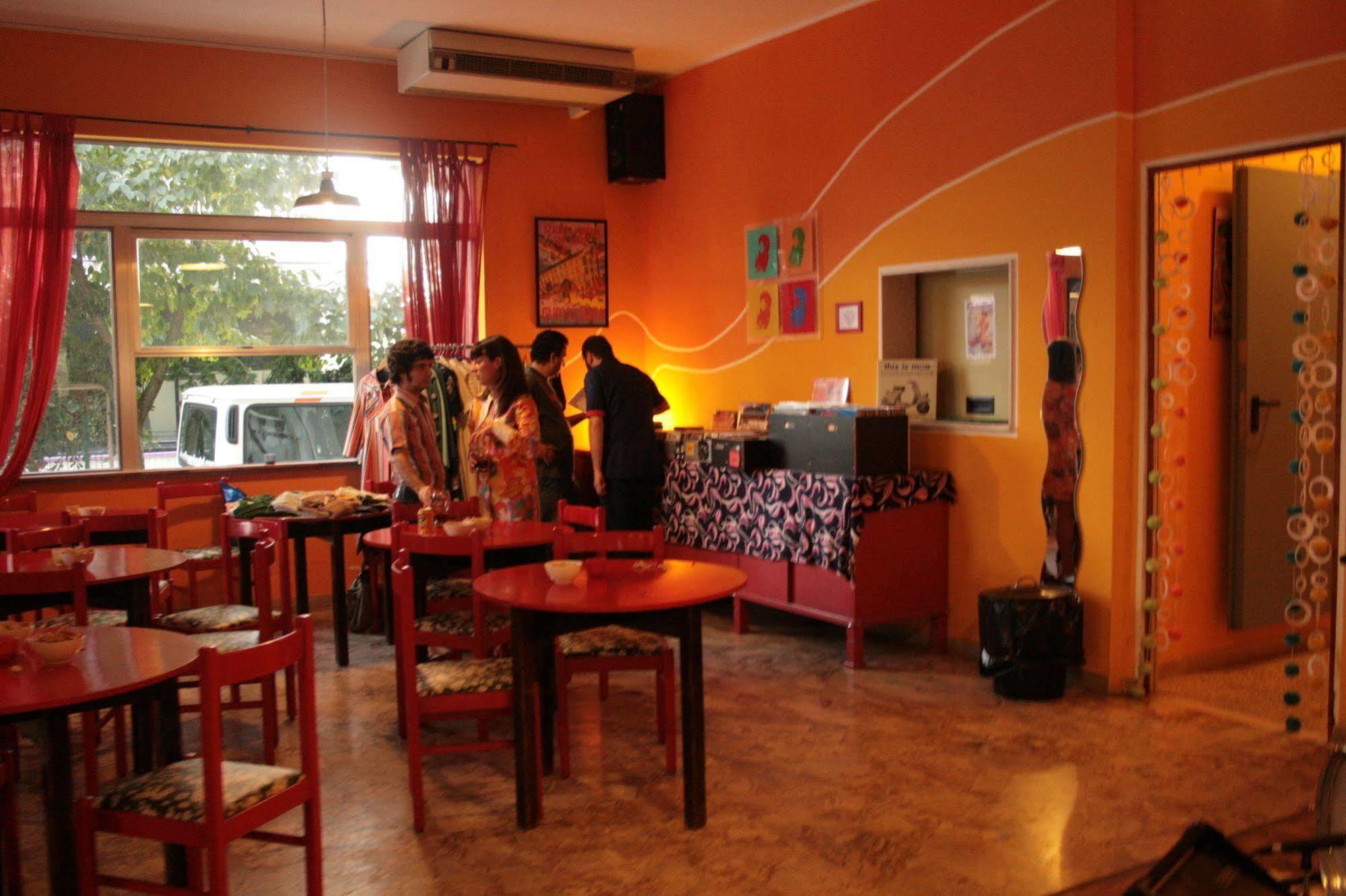 Sunflower Backpacker & Bar Hostel