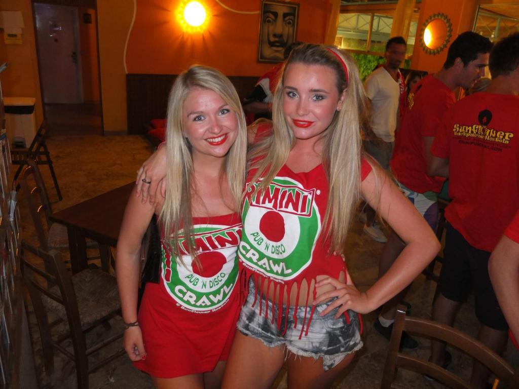 Sunflower Backpacker & Bar Hostel *